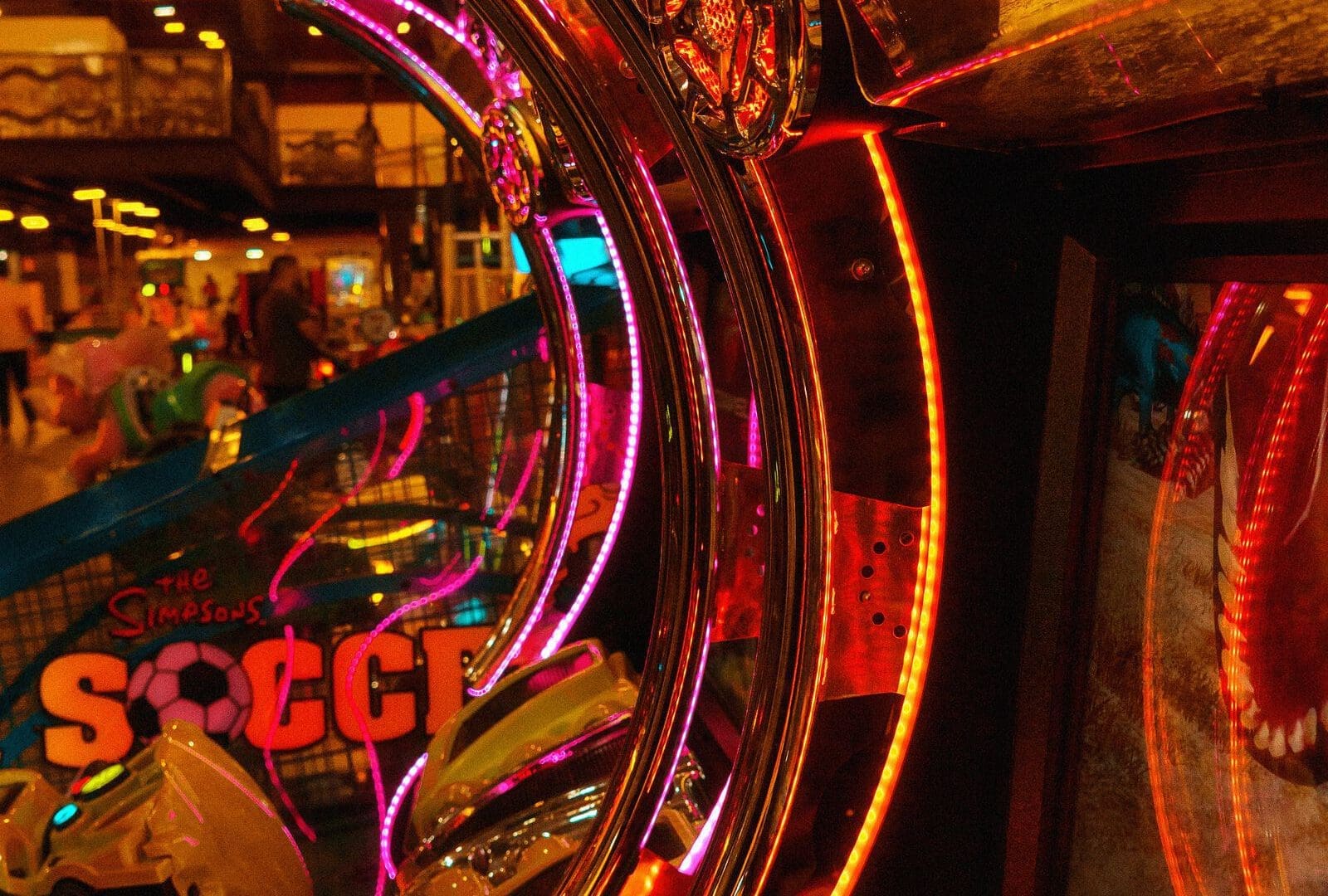 Nerdvana in Frisco: Video Game Dining for North Texas Geek Nights featured image: arcade bar lights