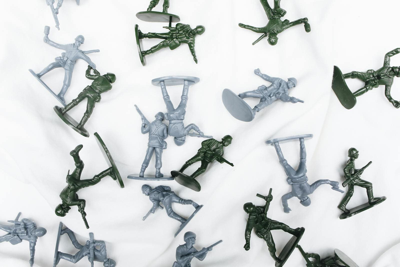 Where To Play Warhammer 40K in Houston: Stores, GTs, and Hobby Tables: plastic army miniatures for wargaming guide