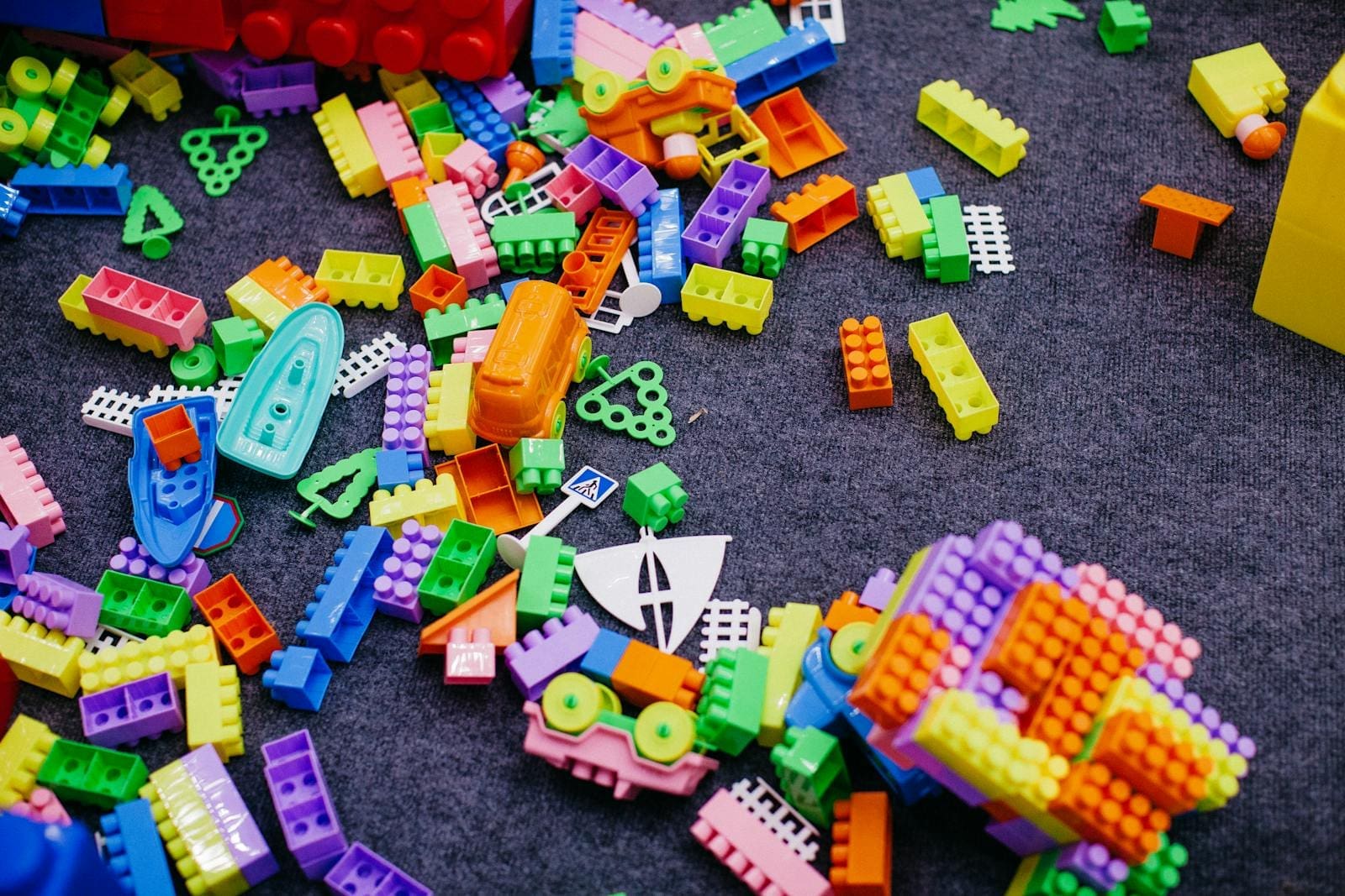 Best LEGO Stores in San Antonio 2026: Official, Independent & Thrift — Texas Fandoms